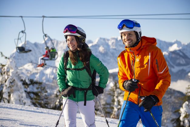 Kaiserwinkl-Urlaub-Aktivitaeten-Skifahren-Familie-Winter-Koessen-3©tourismusverbandkaiserwinkl.jpg