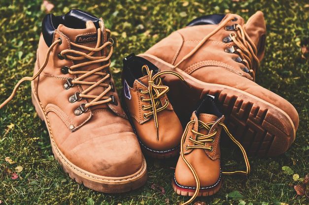 walking-boots-neutral.jpg